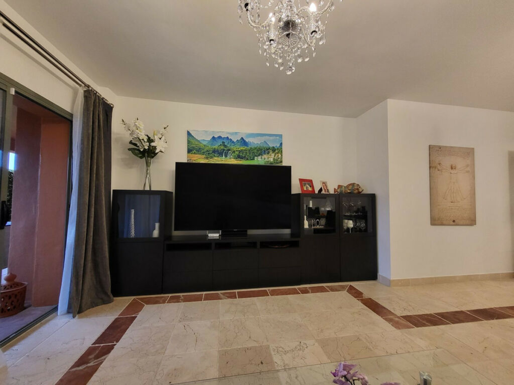 Ground Floor Apartment Atalaya Málaga - image 4