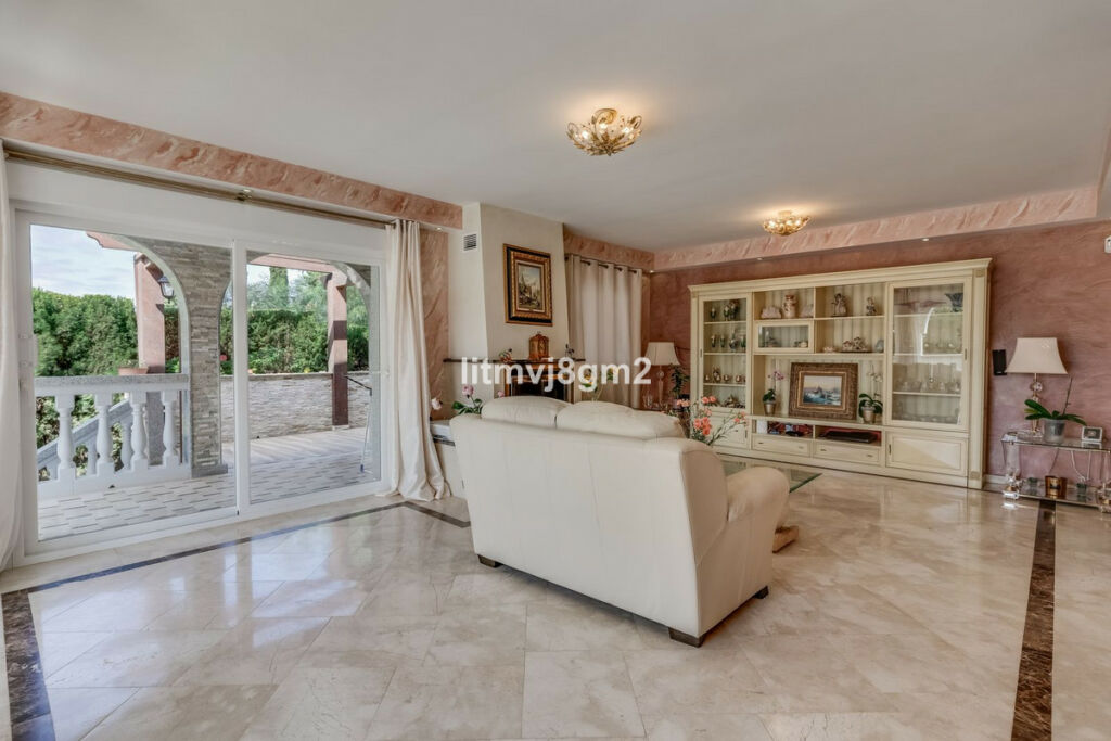 Detached Villa Artola Málaga - image 4