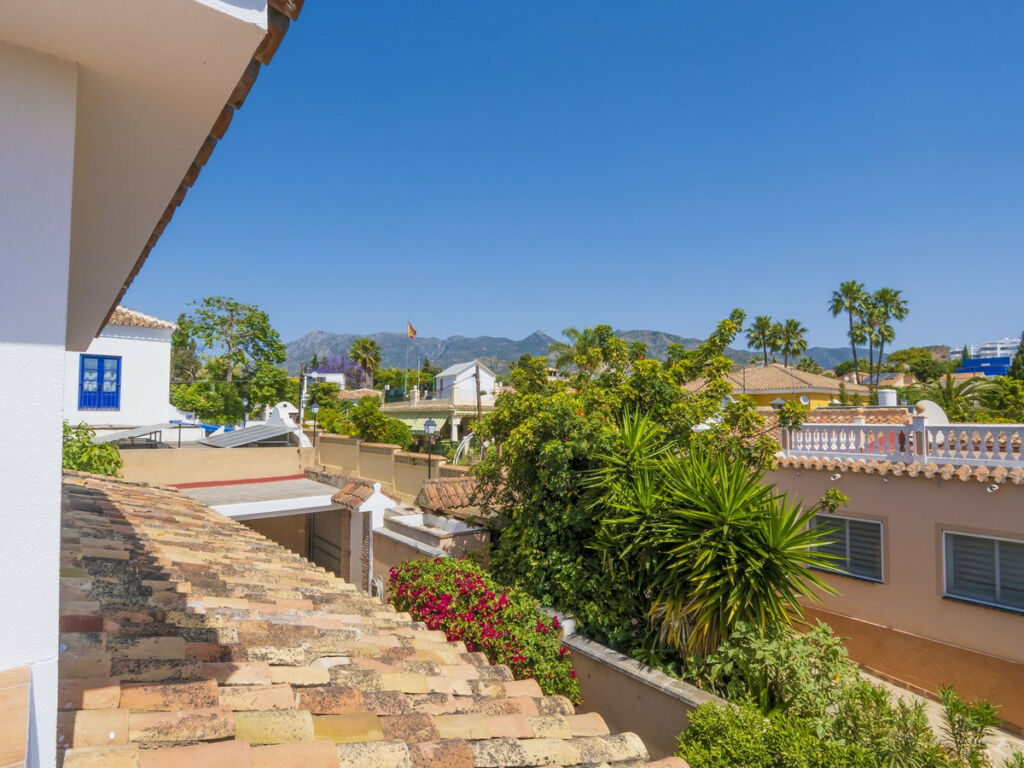 Detached Villa Marbella Málaga - image 4