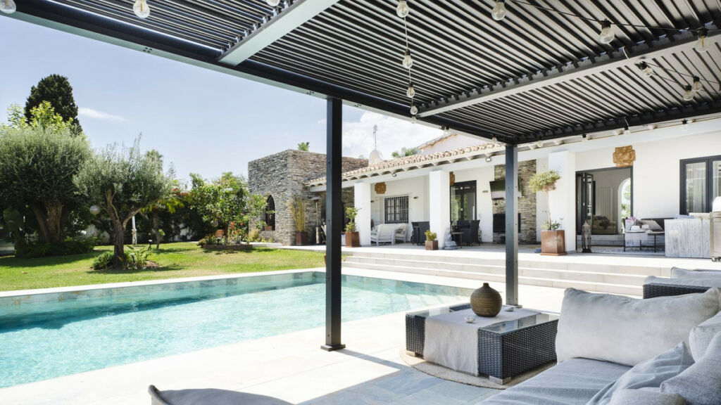 Detached Villa Cortijo Blanco Málaga - image 4