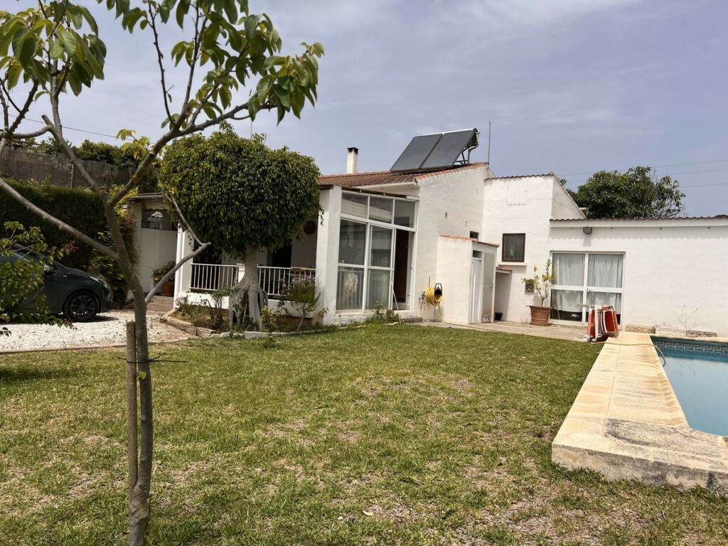 Detached Villa Selwo Málaga - image 4
