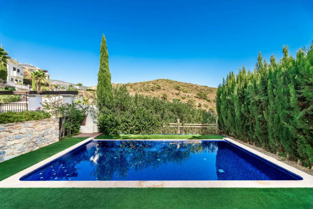 Detached Villa Benahavís Málaga - image 5