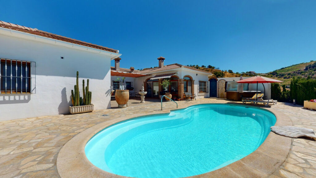 Detached Villa Iznate Málaga