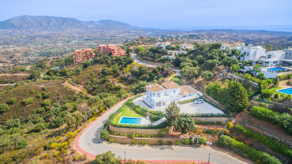Detached Villa La Mairena Málaga - image 41