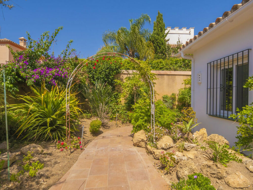 Detached Villa Marbella Málaga - image 41
