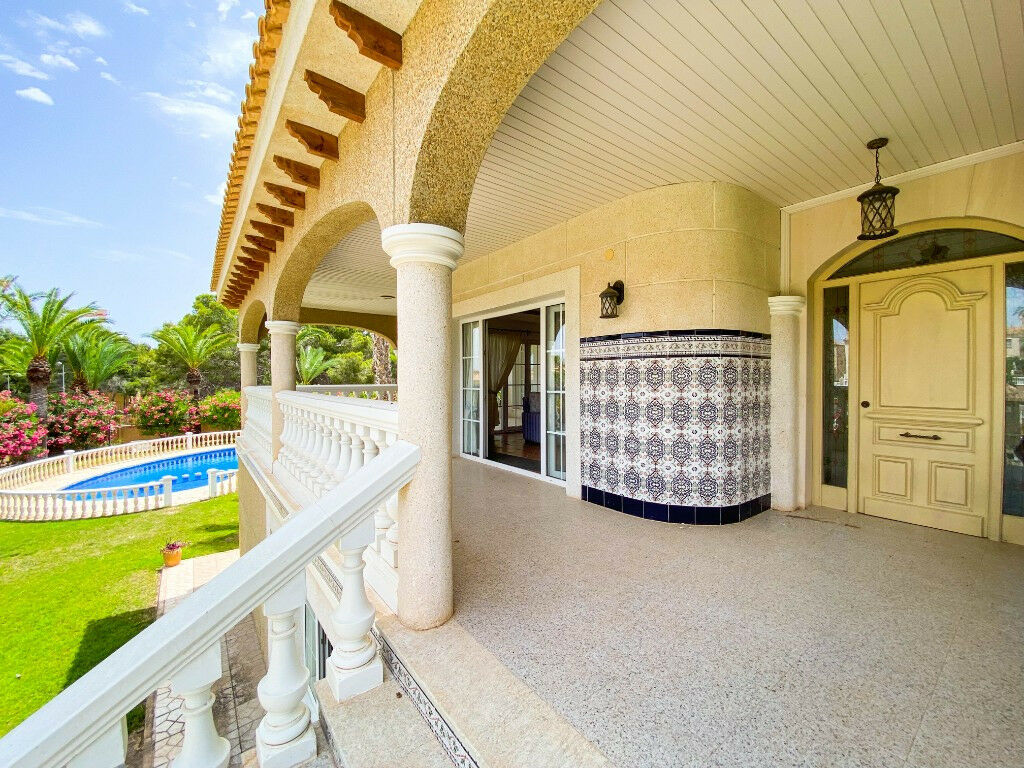Detached Villa Villamartin Alicante - image 47
