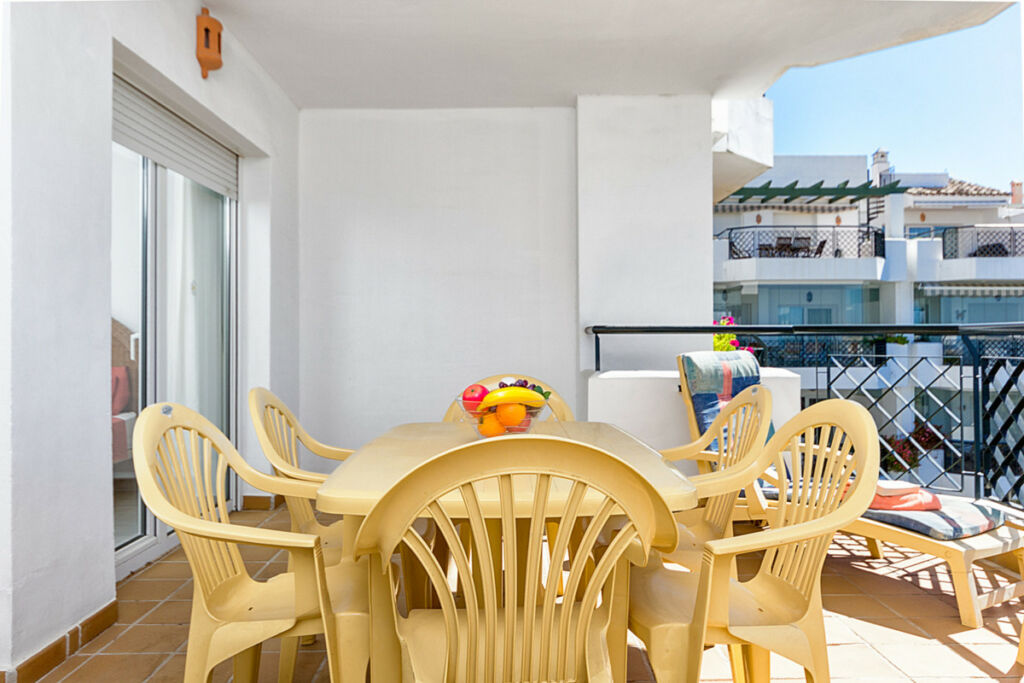 Middle Floor Apartment Calahonda Málaga - image 5