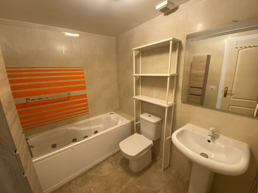 Ground Floor Apartment Carvajal Málaga - image 6