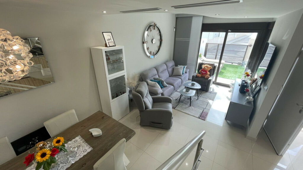 Detached Villa Villamartin Alicante - image 5