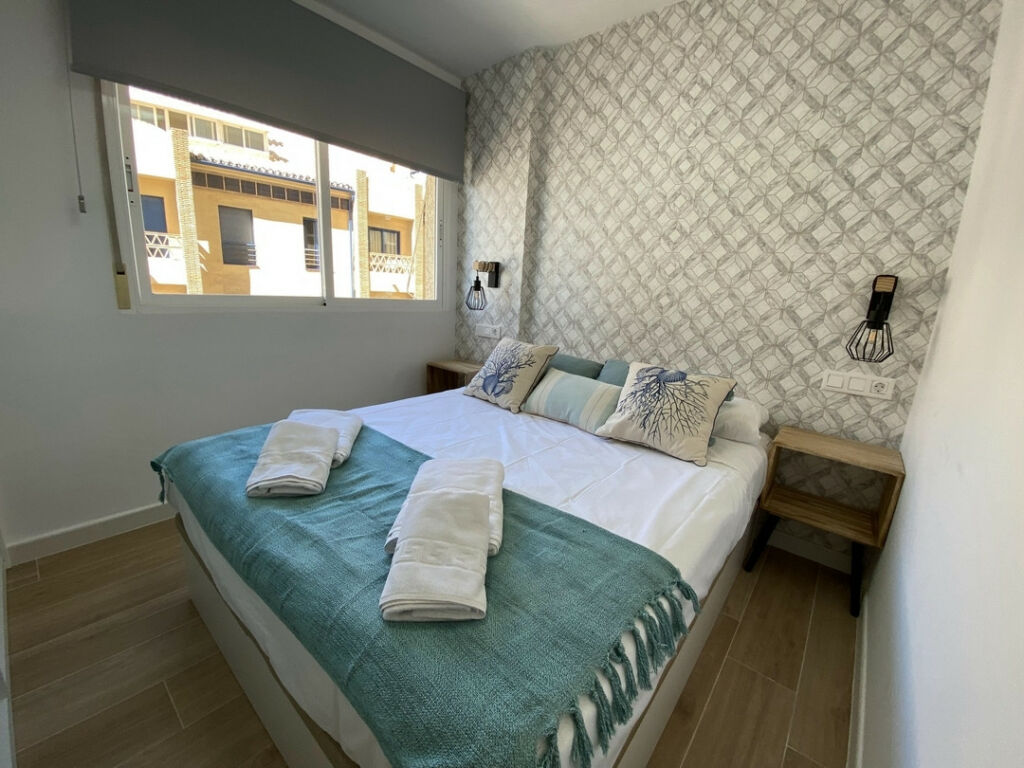 Middle Floor Apartment Fuengirola Málaga - image 5