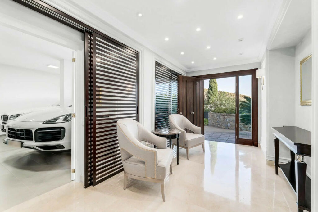 Detached Villa Benahavís Málaga - image 6