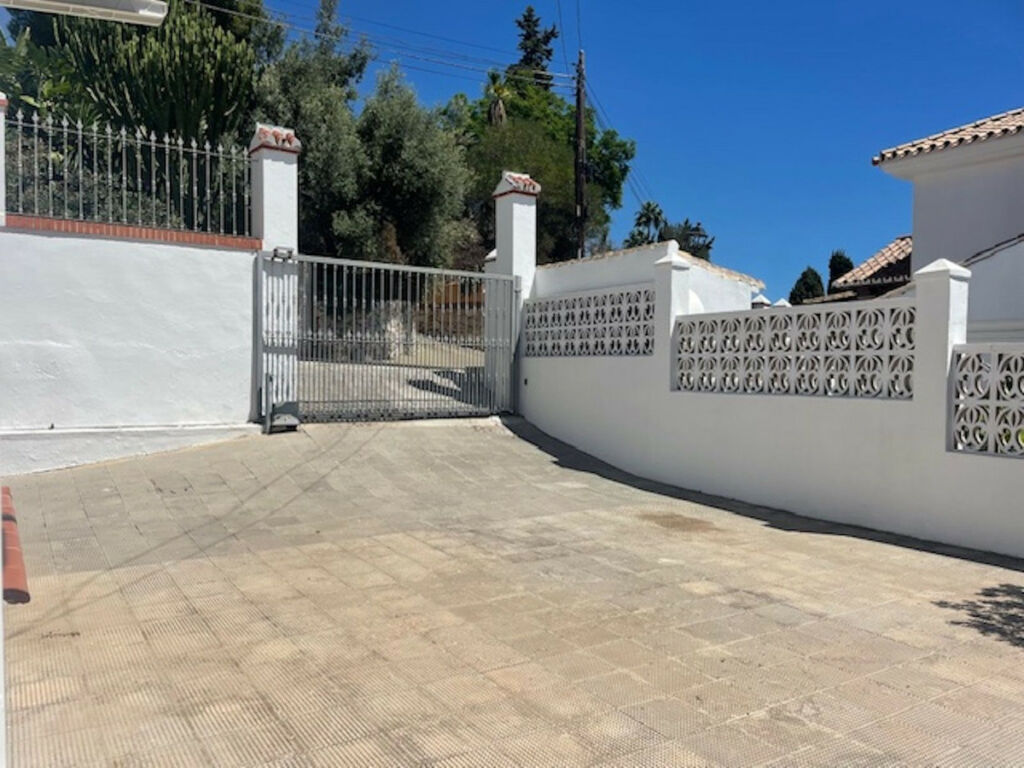 Detached Villa Mijas Málaga - image 48