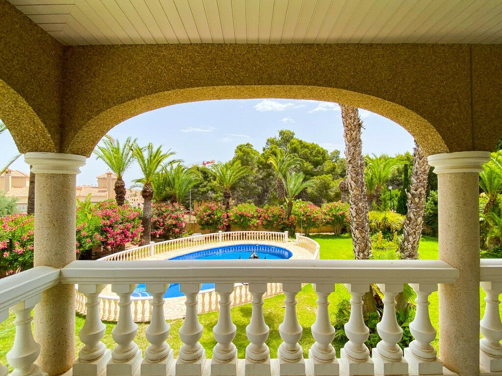 Detached Villa Villamartin Alicante - image 12