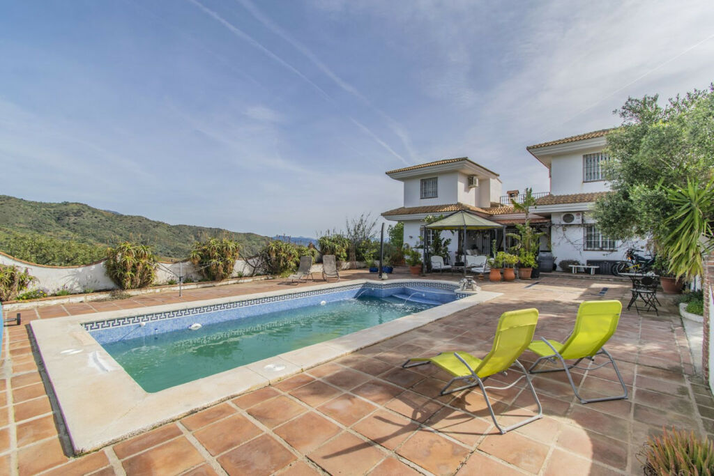Detached Villa Monda Málaga - image 6