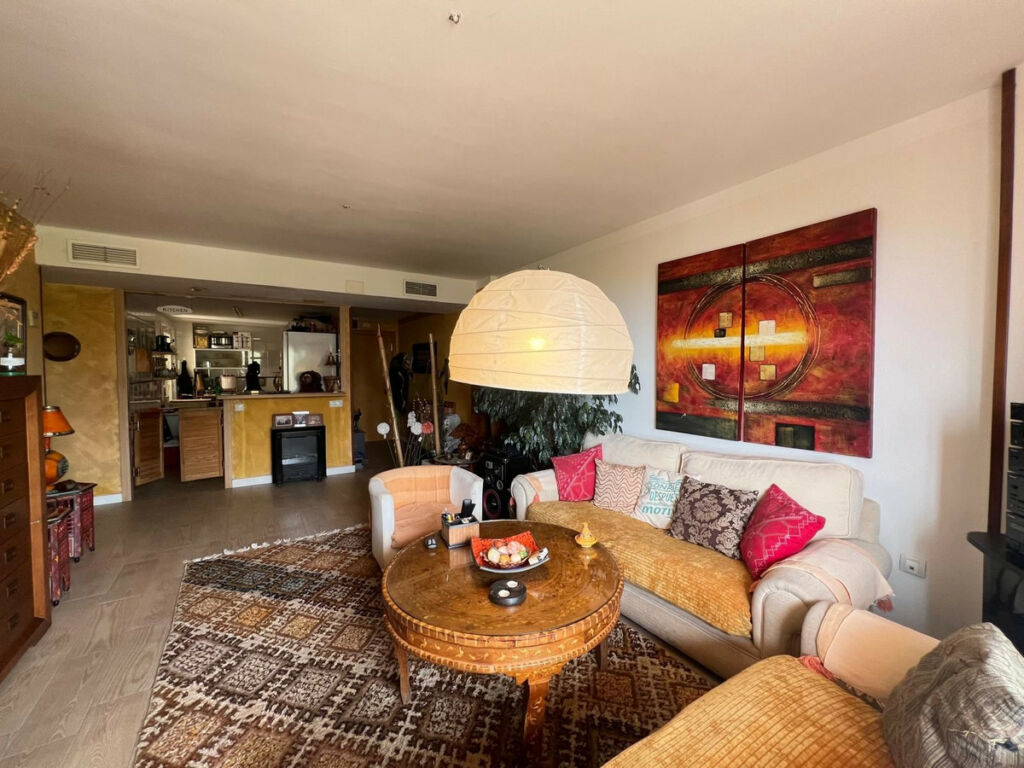 Middle Floor Apartment Puerto de la Torre Málaga - image 6