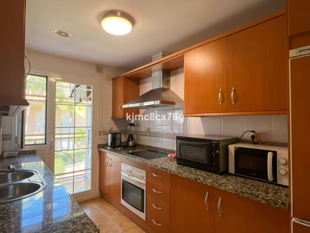 Middle Floor Apartment Marbella Málaga - image 6