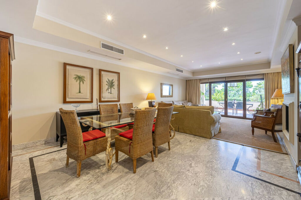 Ground Floor Apartment The Golden Mile Málaga - image 6