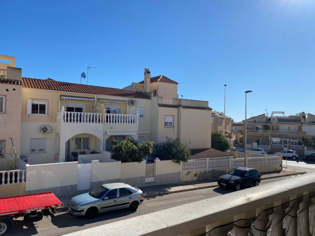Middle Floor Apartment Aguas Nuevas Alicante - image 6