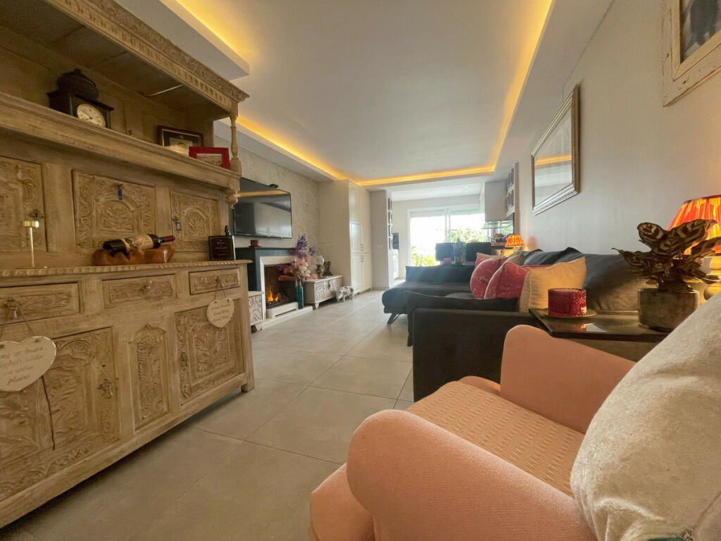 Ground Floor Apartment El Paraiso Málaga - image 6