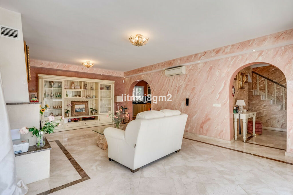 Detached Villa Artola Málaga - image 6