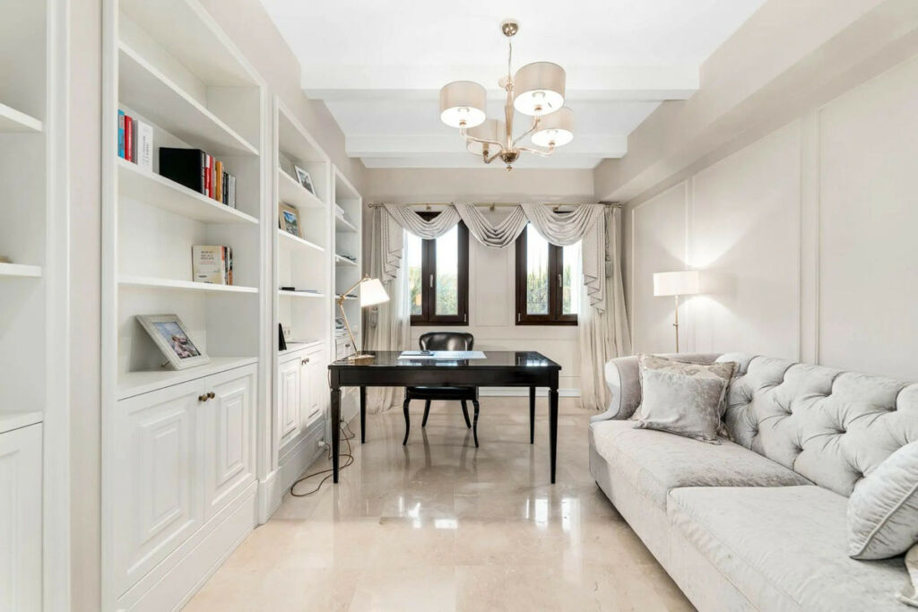 Detached Villa Benahavís Málaga - image 7