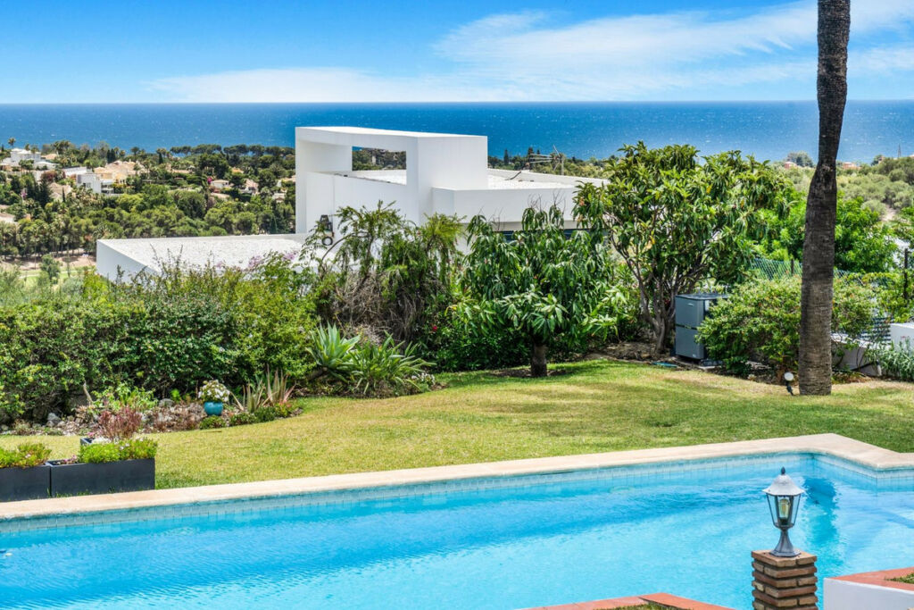 Detached Villa El Paraiso Málaga - image 60