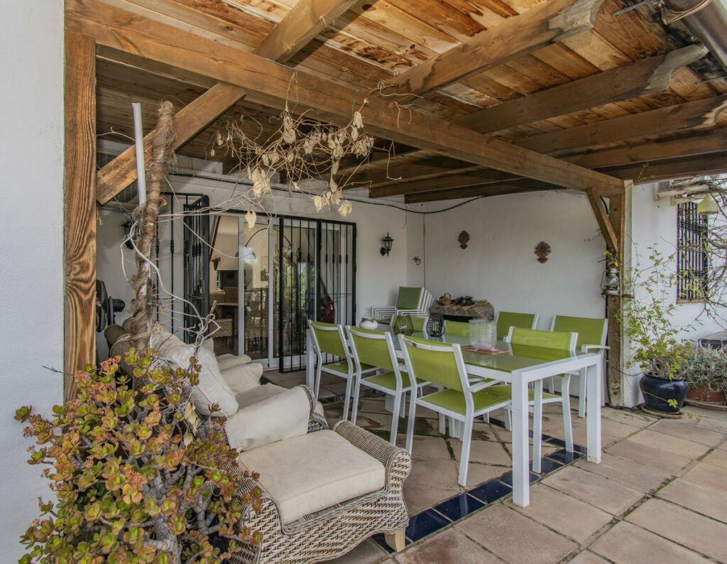 Detached Villa Monda Málaga - image 7