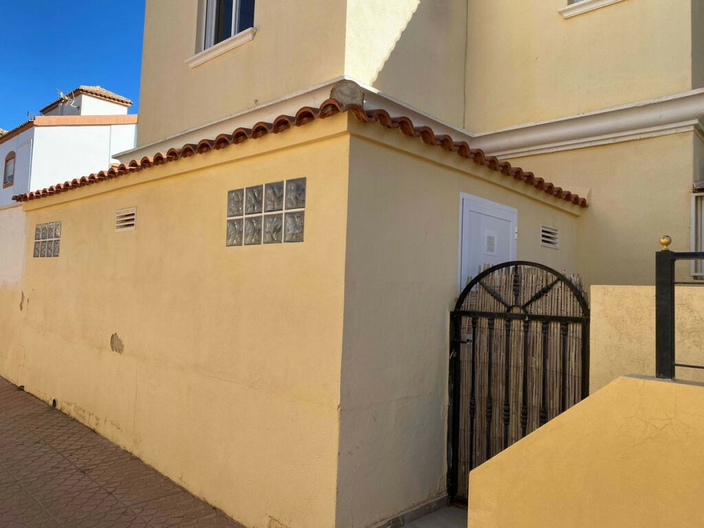 Middle Floor Apartment Aguas Nuevas Alicante - image 7