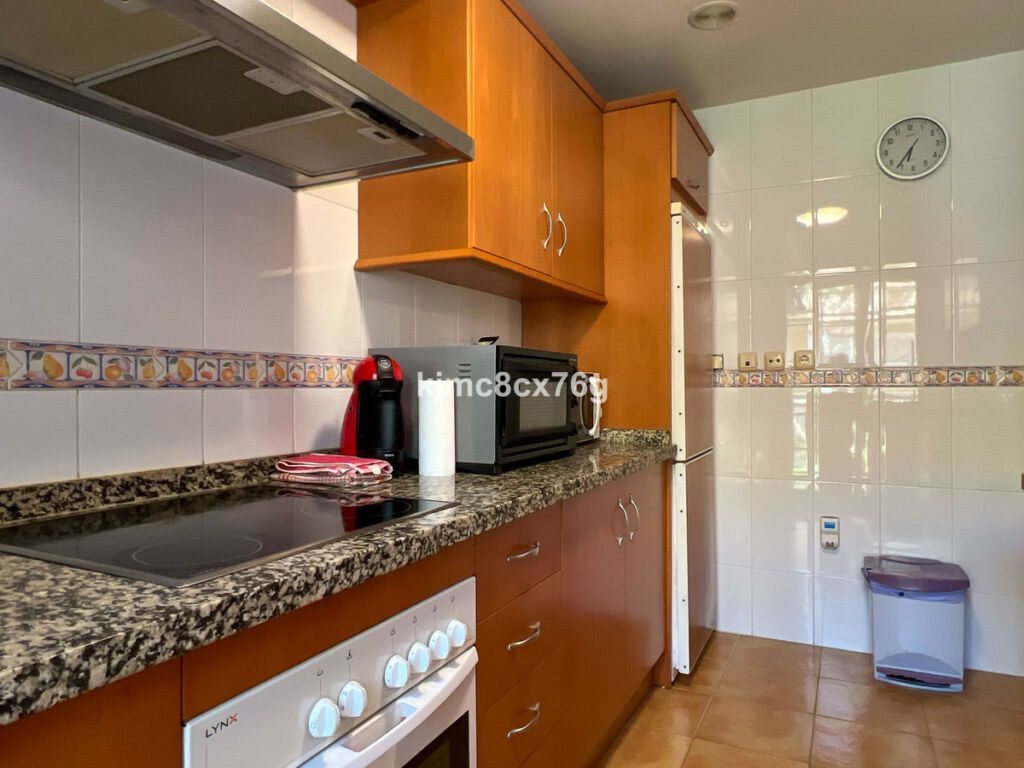Middle Floor Apartment Marbella Málaga - image 7