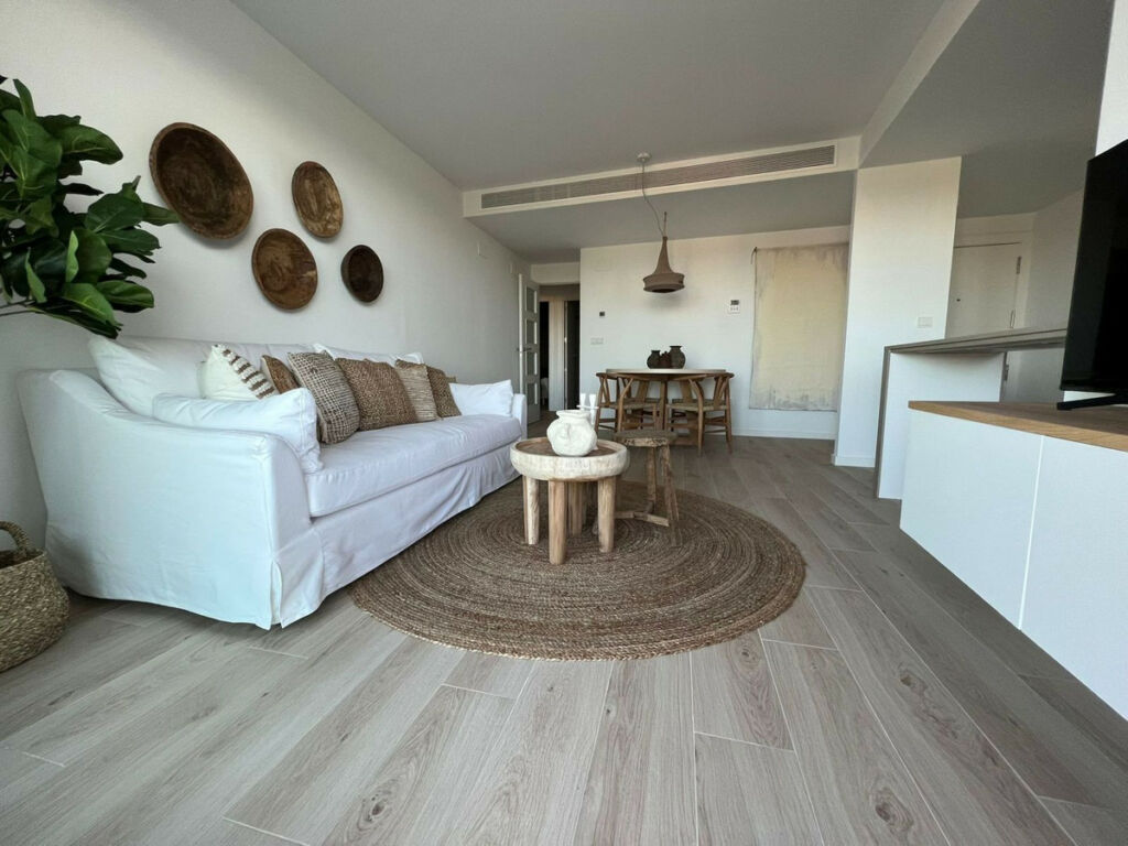 Middle Floor Apartment Estepona Málaga - image 7