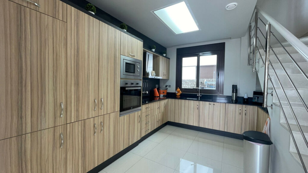 Detached Villa Villamartin Alicante - image 7