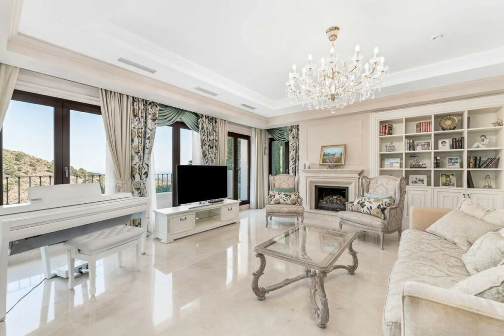 Detached Villa Benahavís Málaga - image 8