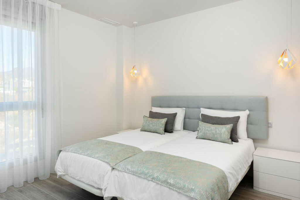 Middle Floor Apartment Cancelada Málaga - image 7