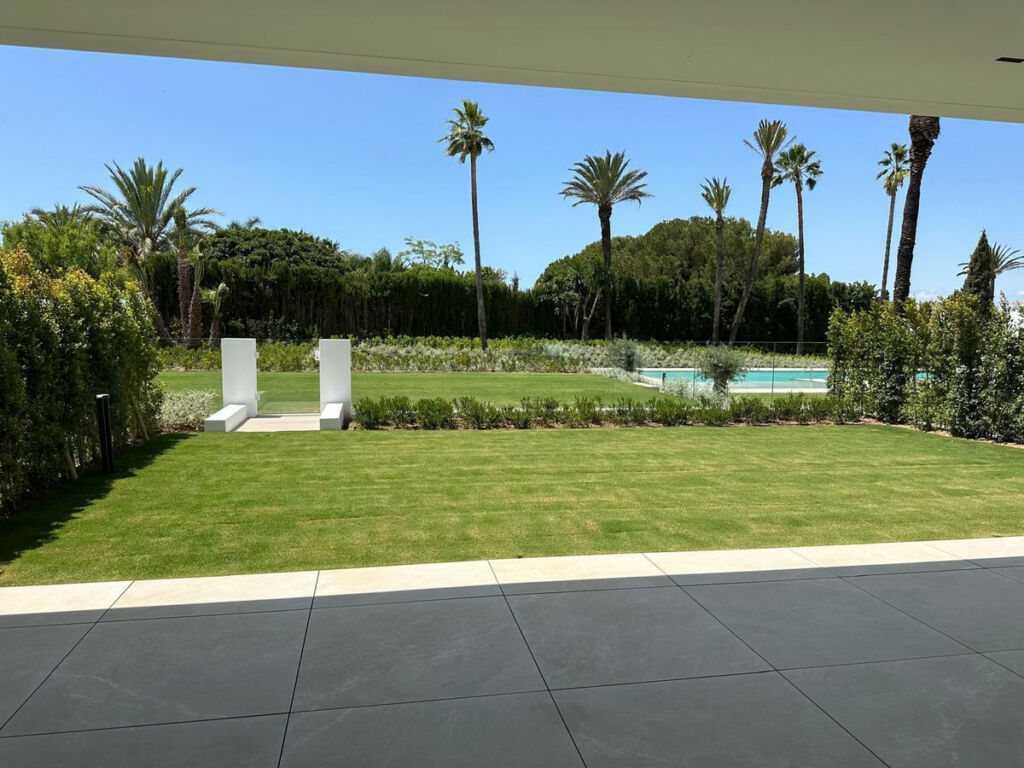 Semi-Detached House Nueva Andalucía Málaga - image 6