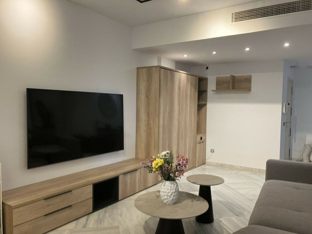 Ground Floor Apartment Aloha Málaga - image 7