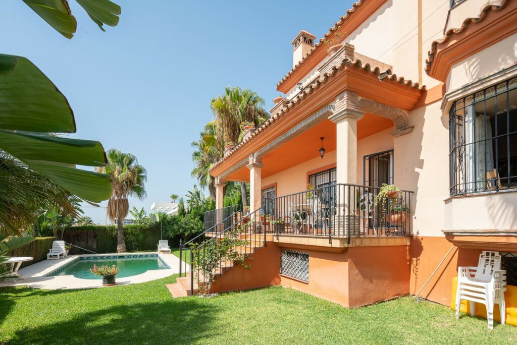 Detached Villa Marbella Málaga - image 8