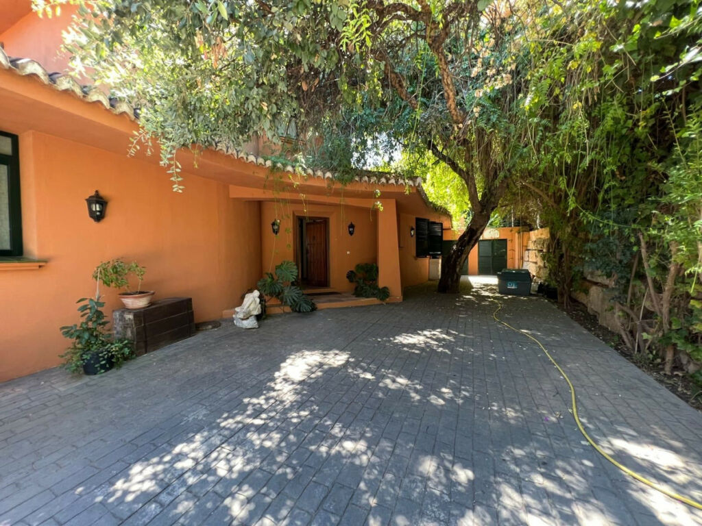 Detached Villa Marbella Málaga - image 8