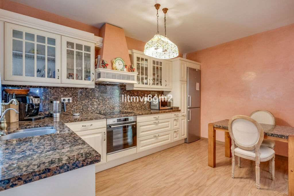 Detached Villa Artola Málaga - image 8