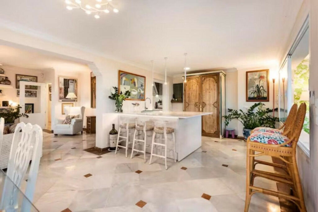 Detached Villa Guadalmina Baja Málaga - image 8