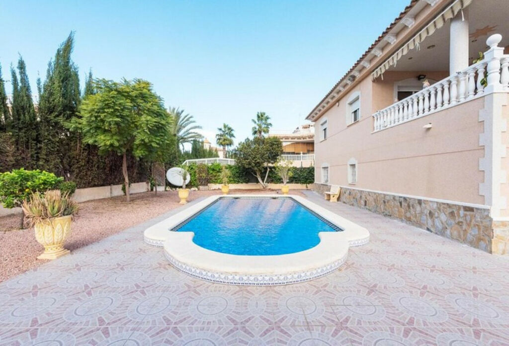 Detached Villa La Murada Alicante - image 8