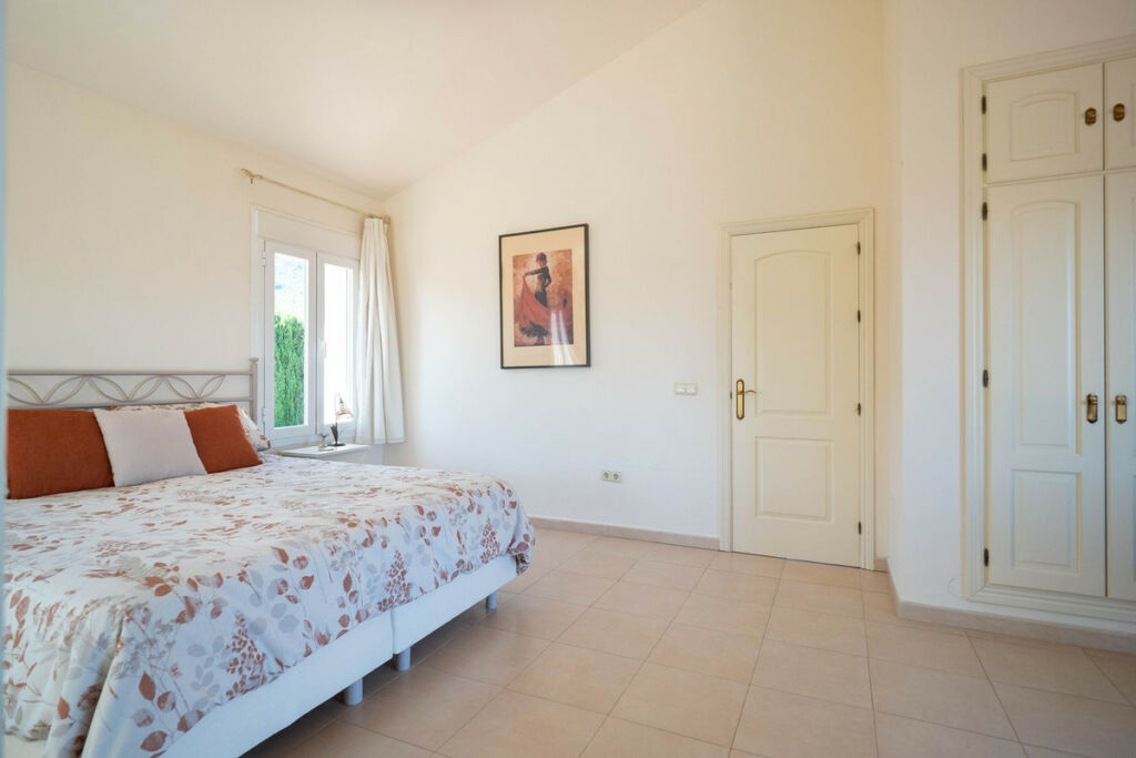 Detached Villa Alhaurín el Grande Málaga - image 8