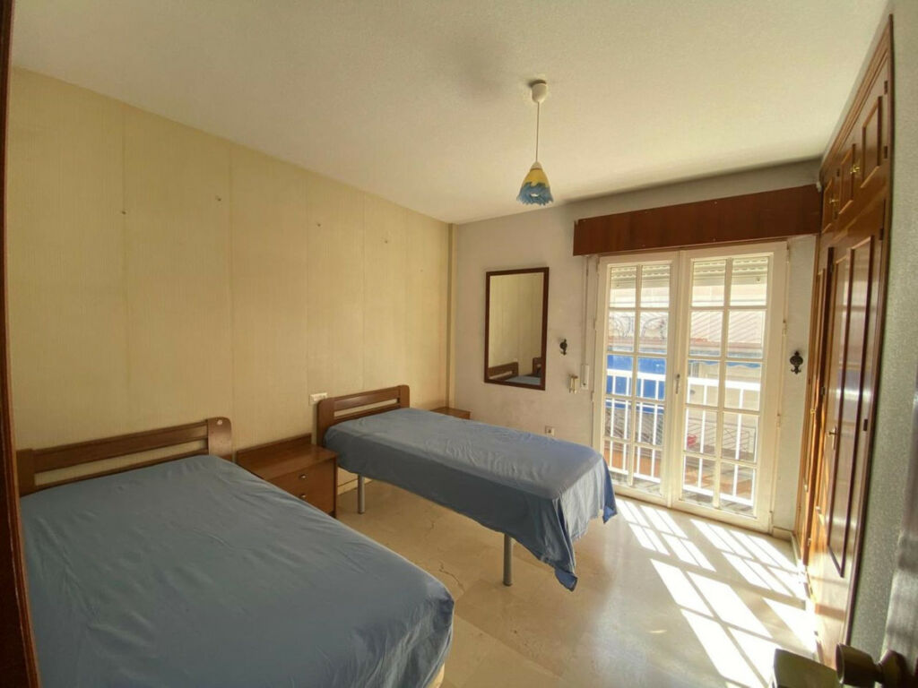 Middle Floor Apartment Fuengirola Málaga - image 8