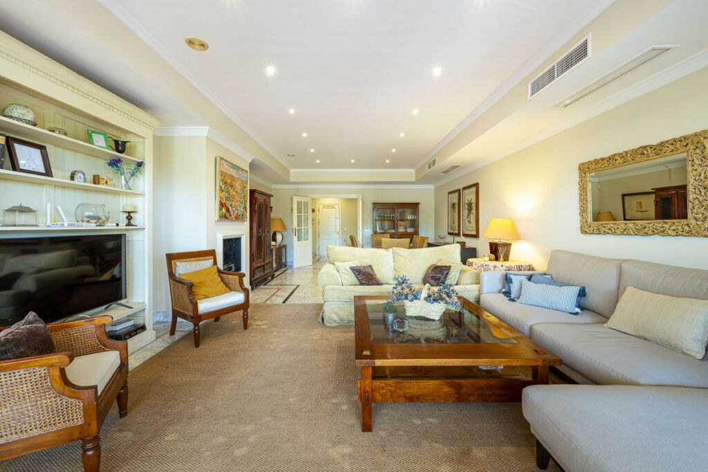 Ground Floor Apartment The Golden Mile Málaga - image 8