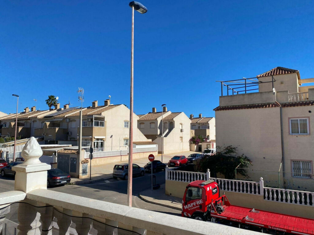 Middle Floor Apartment Aguas Nuevas Alicante - image 9