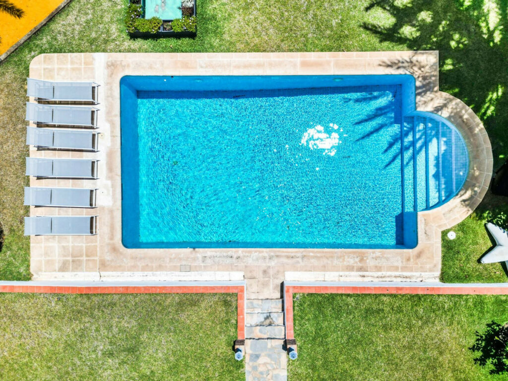 Detached Villa El Paraiso Málaga - image 9