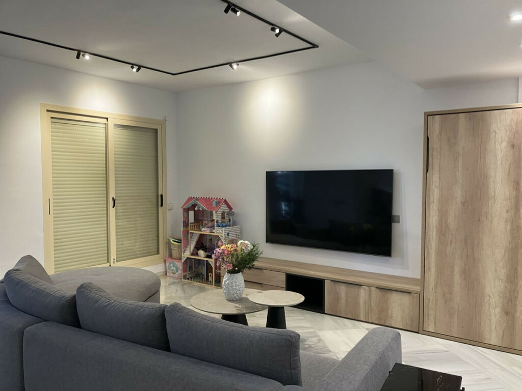 Ground Floor Apartment Aloha Málaga - image 8