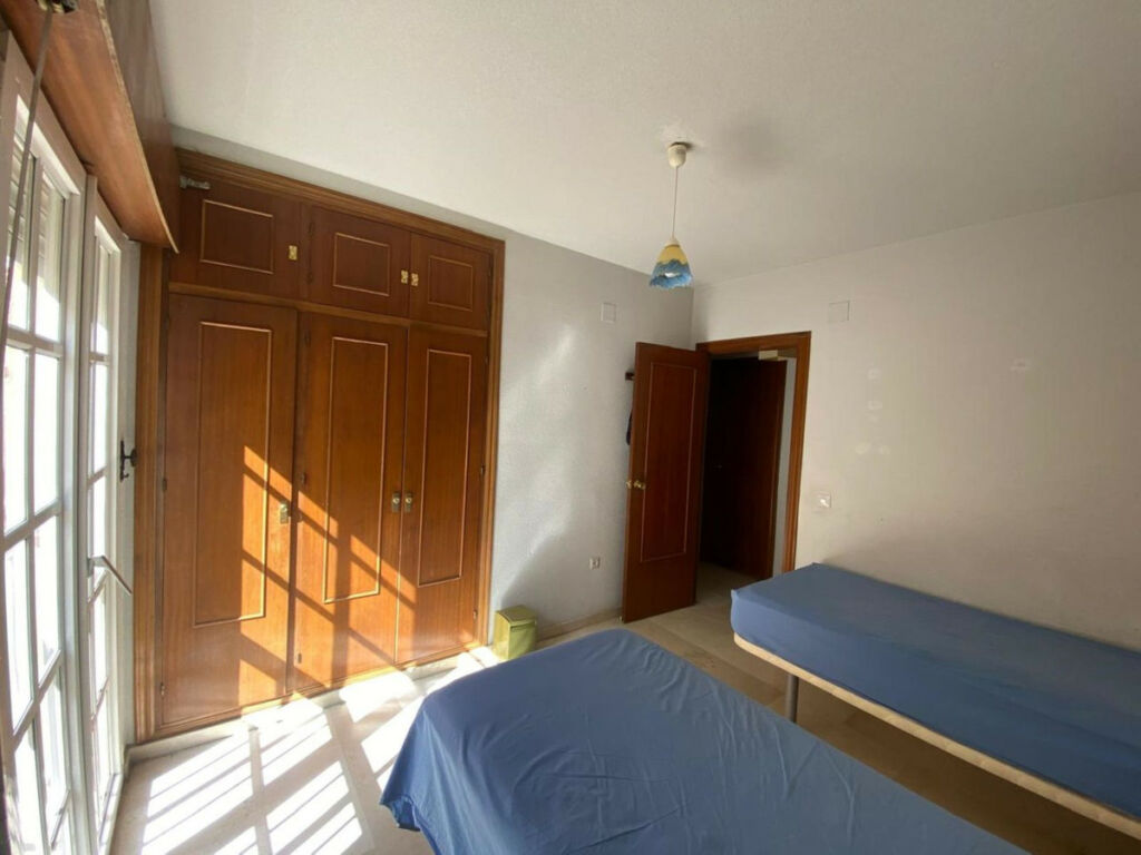 Middle Floor Apartment Fuengirola Málaga - image 9