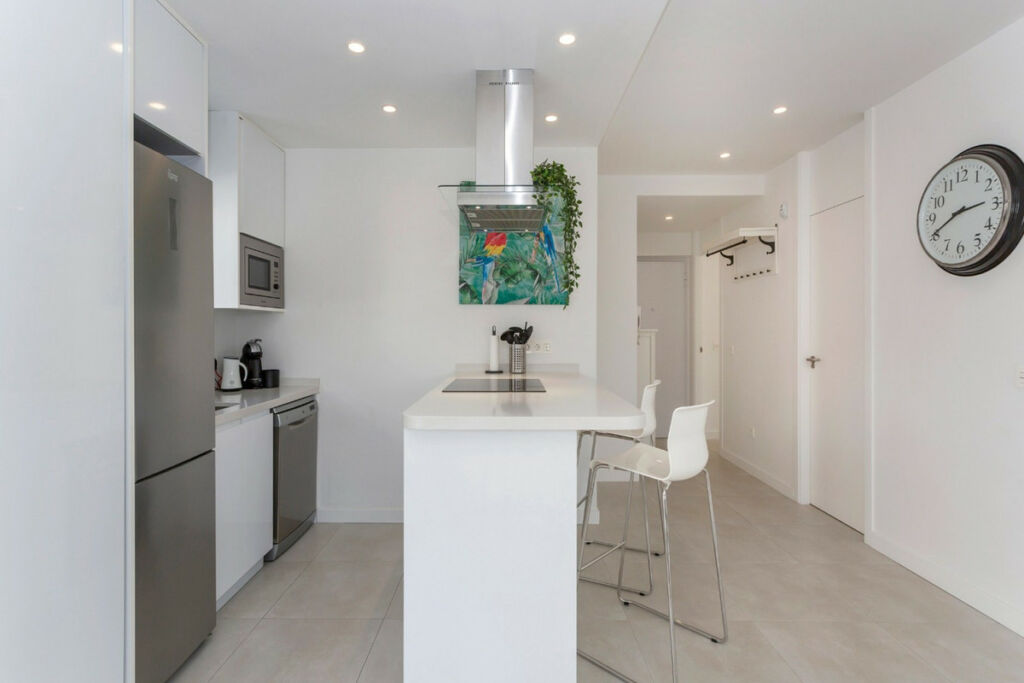 Middle Floor Apartment Villamartin Alicante - image 12