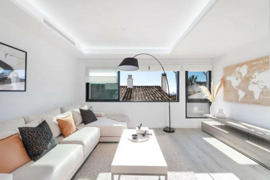 Middle Floor Apartment Puerto Banús Málaga