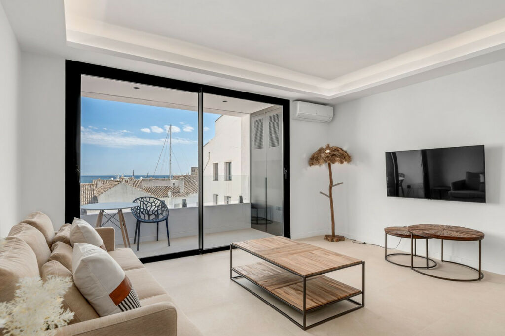 Middle Floor Apartment Puerto Banús Málaga